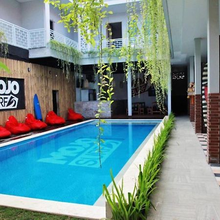 Mojosurf Camp Canggu Екстериор снимка