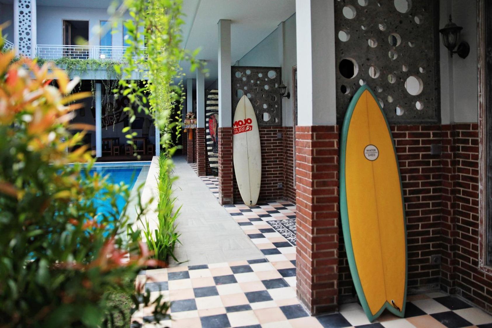 Mojosurf Camp Canggu Екстериор снимка