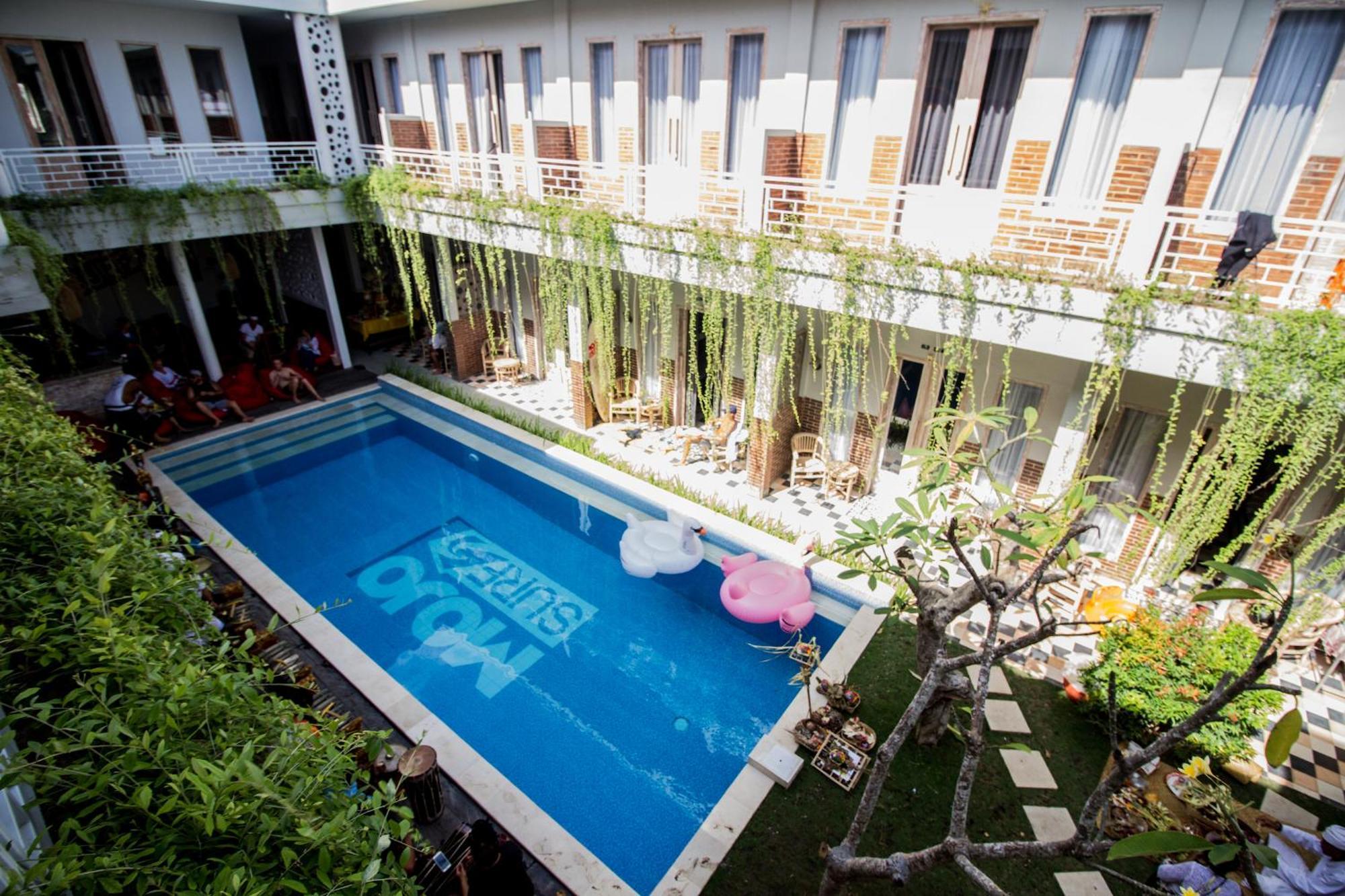 Mojosurf Camp Canggu Екстериор снимка