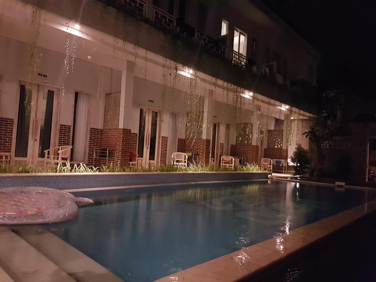 Mojosurf Camp Canggu Екстериор снимка