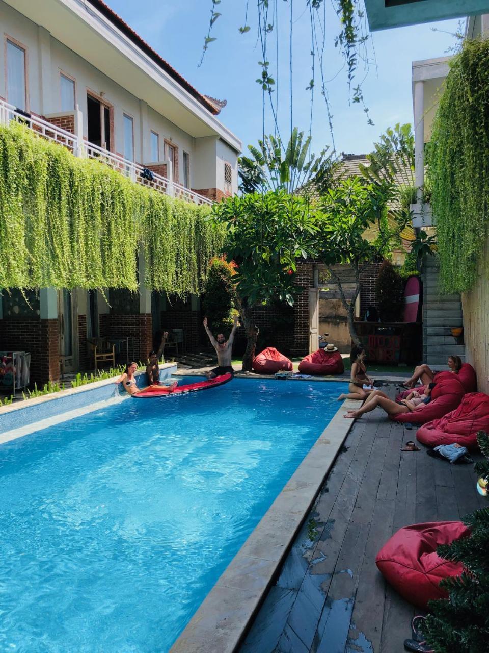 Mojosurf Camp Canggu Екстериор снимка