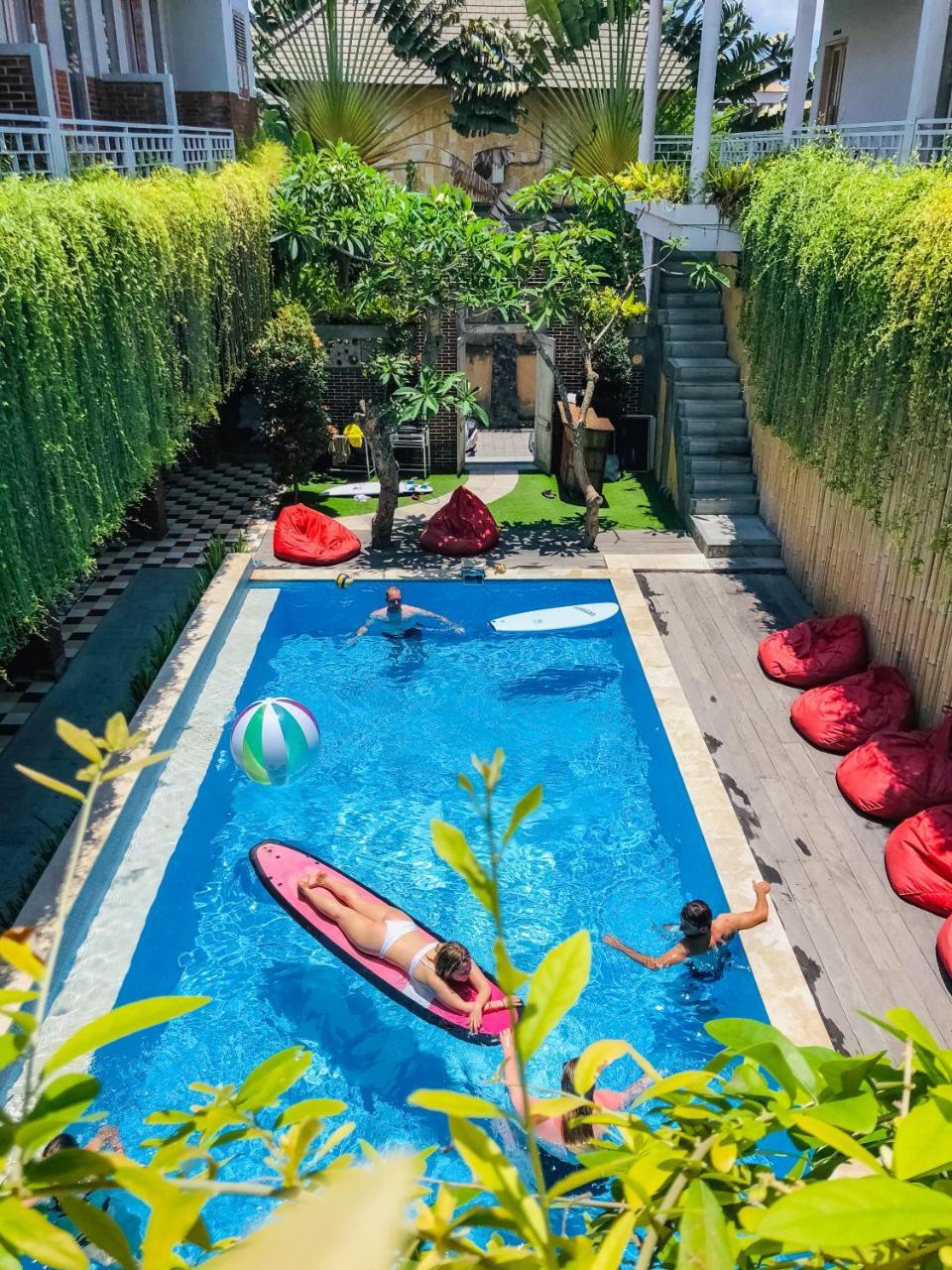 Mojosurf Camp Canggu Екстериор снимка